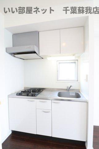 D・BOX-Ⅱのキッチン|キッチンにも窓があって、明るいのがいいですね！