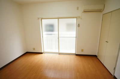 【洋室】 | ハーモニーパレス中山 | 明るい洋室です