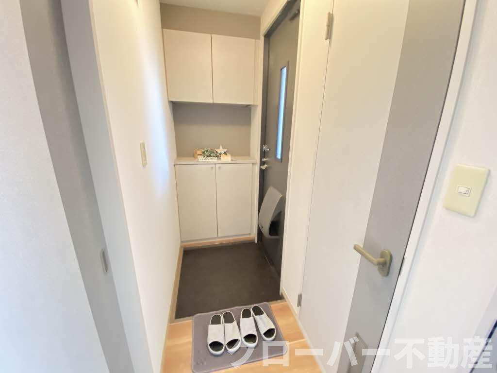 コスモタウン森岡Ⅱ B棟の玄関