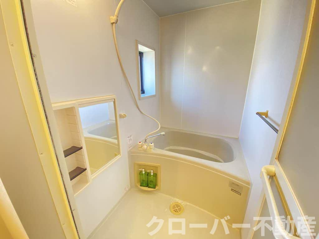 コスモタウン森岡Ⅱ B棟の浴室