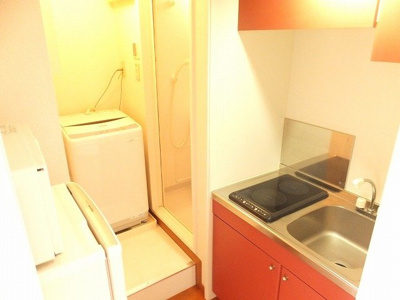 【キッチン】 | レオパレスｃｏｔｔａｇｅ | コンパクトなキッチンで掃除もラクラク