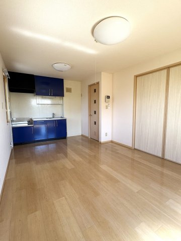 ジェニアル西谷の居間・リビング