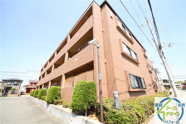 プラザハイツ二ツ屋の外観