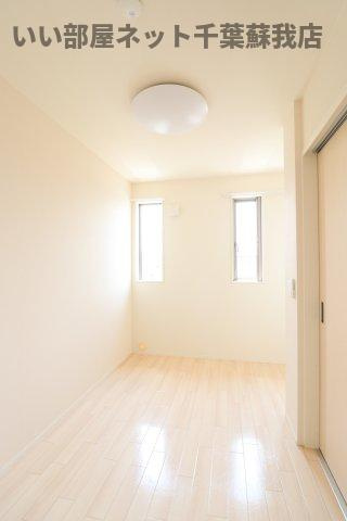 セレーノアキの洋室|明るい洋室です