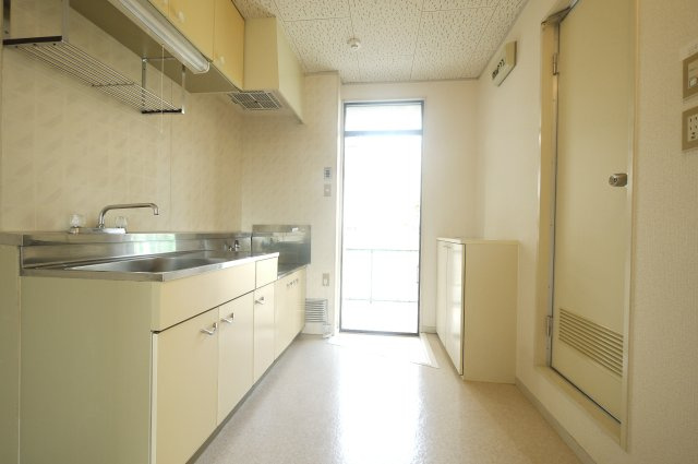 プレジール大森のキッチン|※写真は別の部屋のものです。