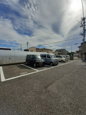 【駐車場】 | グリーンシティ | カースペースがあります