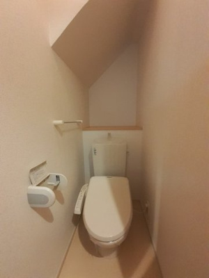 【トイレ】 | ラ・フィエスタⅠ | 落ち着いた色調のトイレです