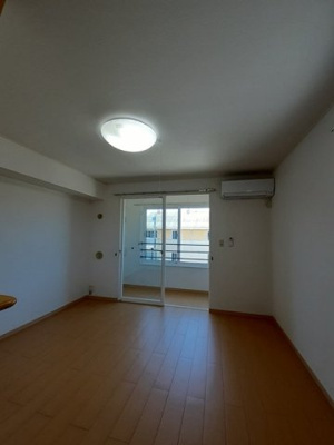 【居間・リビング】 | エアーウエスト | ゆったりとしたリビングです