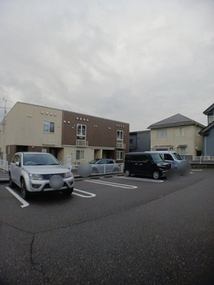 【駐車場】 | ディア・エレファント | 駐車場に車を止められます