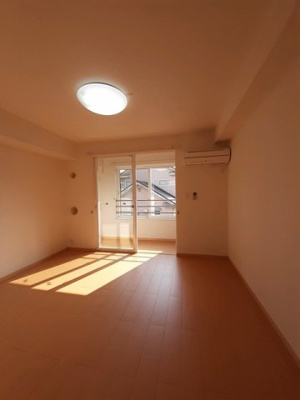 【居間・リビング】 | ディア・エレファント | ゆったりとしたリビングです