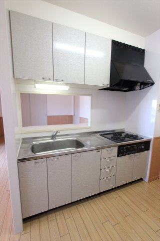 クレール池之表のキッチン|コンパクトなキッチンで掃除もラクラク