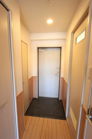 クレール池之表の玄関|収納もある玄関です