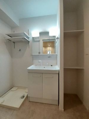 【洗面所】 | ニューライフ | ゆったりとスペースのある洗面所