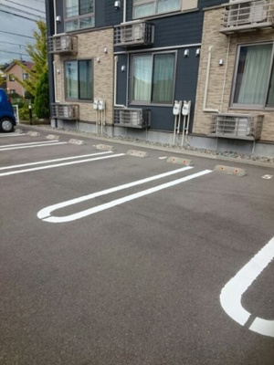 【駐車場】 | リンコーレジデンス－Ⅰ | 駐車場に車を止められます