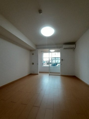 【居間・リビング】 | ウィステリアＡ | ゆったり過ごせる居間です