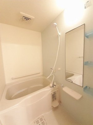 【浴室】 | ウィステリアＡ | お風呂で日々の疲れを落としましょう