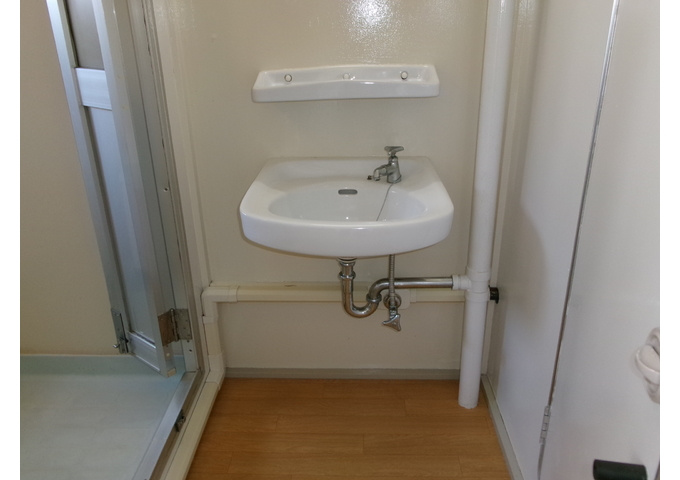 兵庫県公社　伊川谷（３）３号棟の洗面所|スペースが確保できる洗面所です