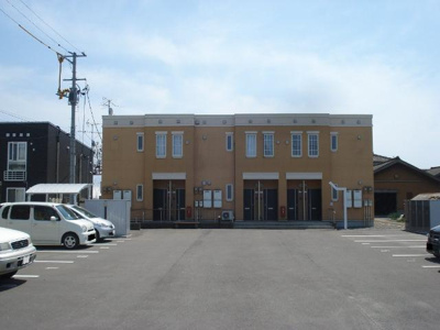 【外観】 | ピースフル | 外観写真（昼）