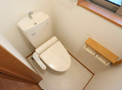 【トイレ】 | 池袋三丁目戸建 | 清潔感のあるトイレです