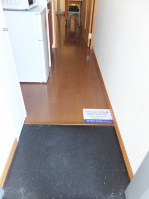 【玄関】 | レオパレスＰｒｉｍａｌ | 落ち着いた玄関です