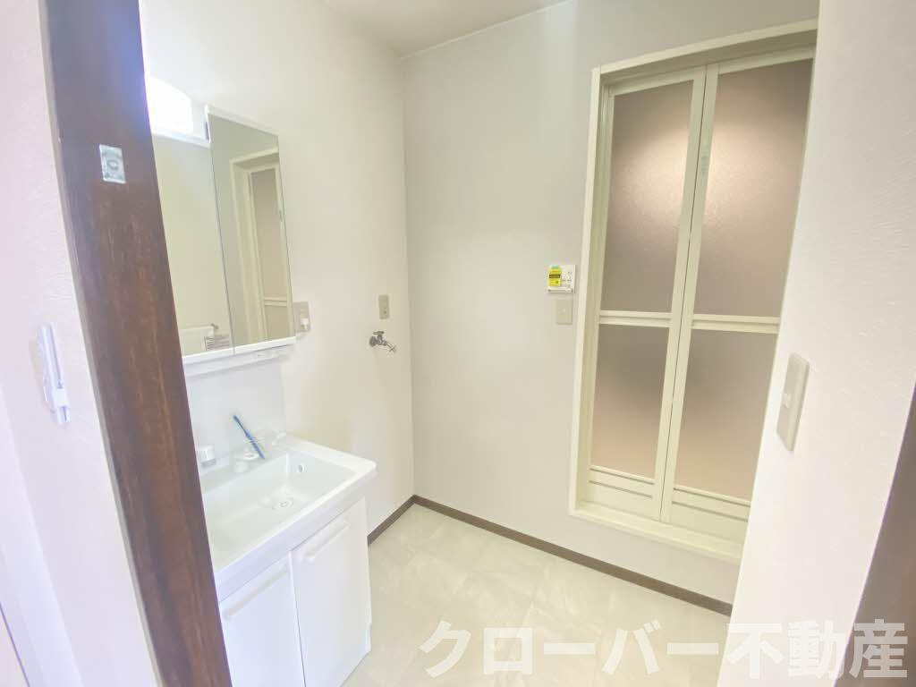 コスモタウン森岡 C棟の洗面所