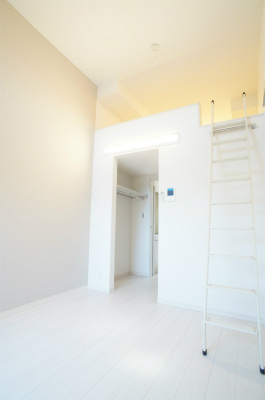 FERIO三ツ沢の居間・リビング