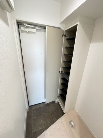 グラン浅間台の玄関