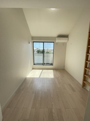 グラン浅間台の居間・リビング