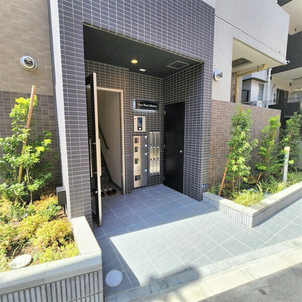 Ｄｅａｒ　ｃｏｕｒｔ　Ａｋａｂａｎｅ（ディアコートアカバネ）のエントランス