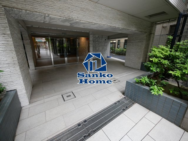 プレール・ドゥーク東京ＥＡＳＴⅤのエントランス