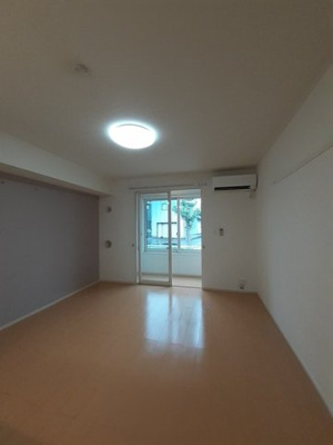 【居間・リビング】 | ベルコリーヌⅠ | ゆったりとした居間です