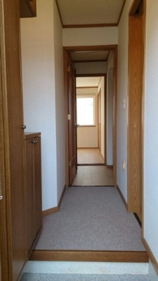 【玄関】 | メイプルガーデン | 明るい玄関です