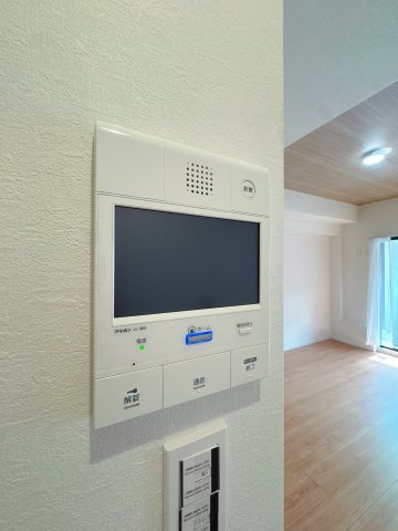 【防犯設備】 | デュオ柏原8号棟☆仲介手数料無料☆