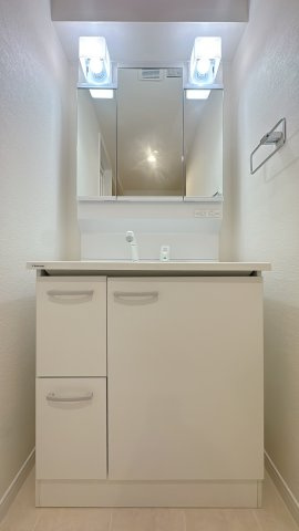 【独立洗面台】 | デュオ柏原8号棟☆仲介手数料無料☆