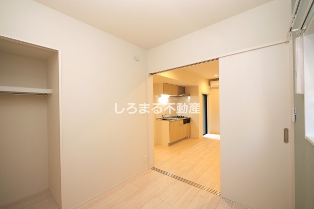 シャンティーハーバー九条の洋室