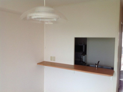 【居間・リビング】 | レオパレスゆたか | ゆったり過ごせる居間です