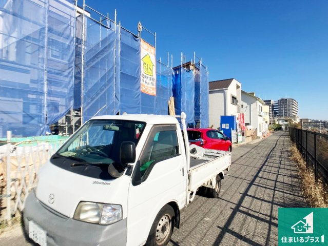 明石市朝霧南町　第2期　新築一戸建ての前面道路含む現地写真|周辺は落ち着いた街並みの住宅地！子育てがしやすい住環境です！まだ未完成ですが、現地でしかわからない事もございます。是非一度ご覧ください。