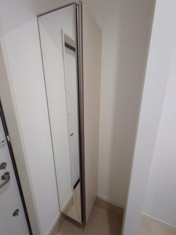 イースターリリー川口の玄関