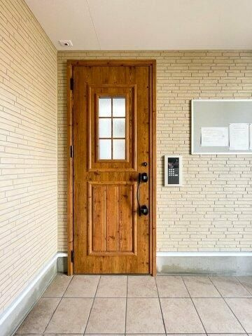 イースターリリー川口のエントランス