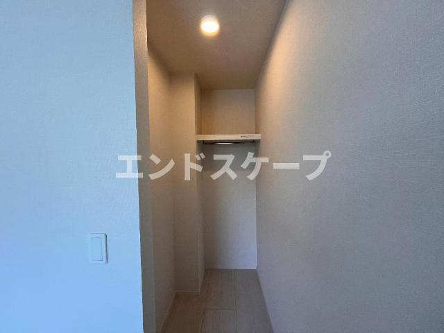 ヴァンヴェール・前橋Ⅴの収納|北側洋室ウォークインクローゼット
高崎、前橋のお部屋探しはエンドスケープまで！お客様の理想お聞かせ下さい♪