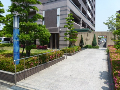 【エントランス】 | ヴェルデュールカー