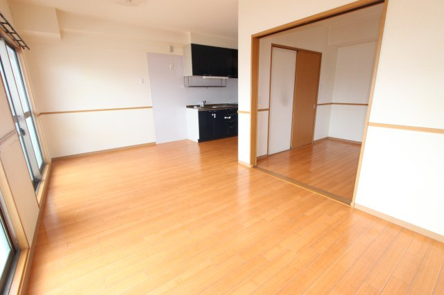 ラスターハイツⅡの居間・リビング