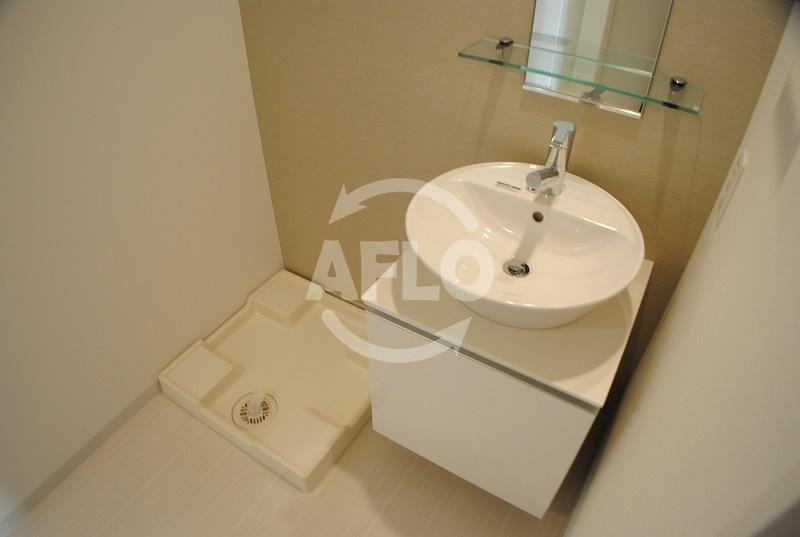 LUMINOUS桜川の独立洗面台|アーバンパーク難波　おしゃれな洗面台