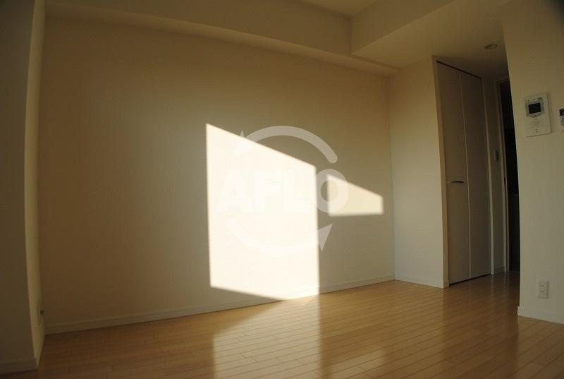 LUMINOUS桜川の居間・リビング|アーバンパーク難波　洋室