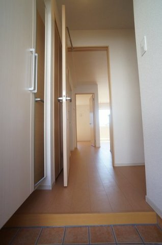 ル・レーヴⅠの玄関|収納もある玄関です