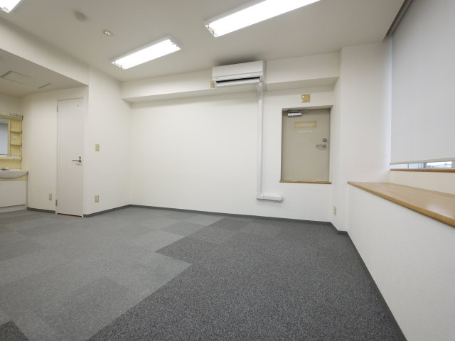 渡辺ビルの洋室