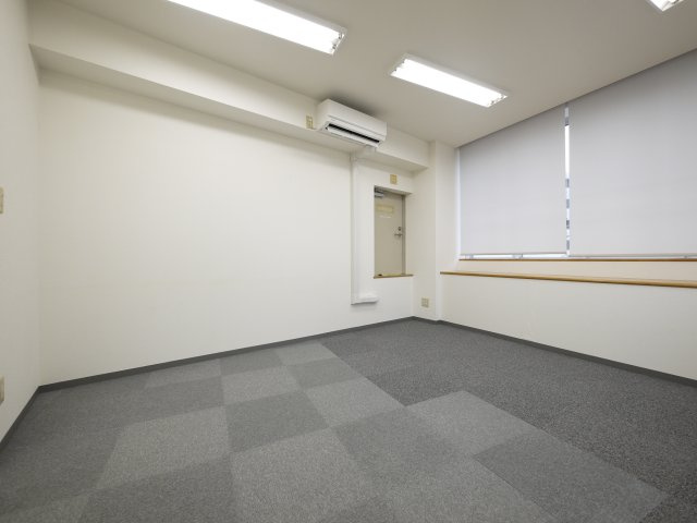 渡辺ビルの洋室