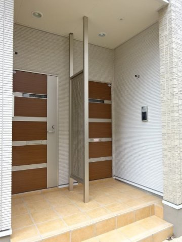 ドゥ　ボヌールのエントランス|清潔なエントランスです