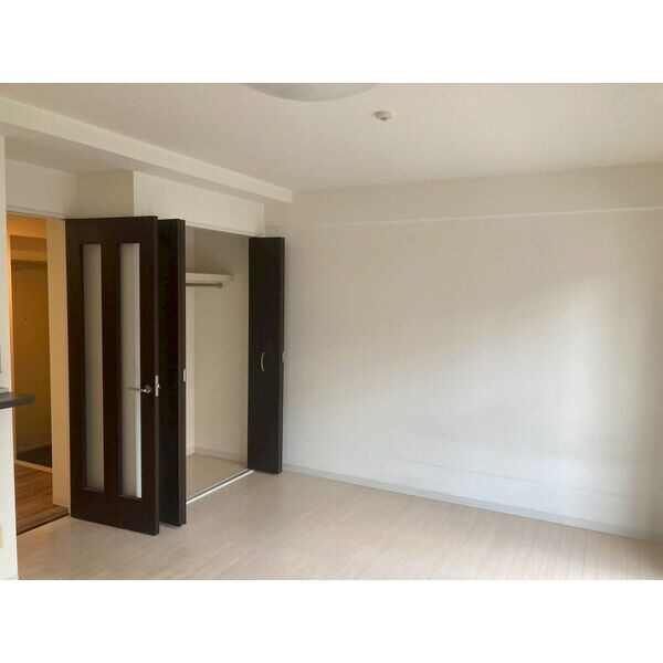 コートビレッジIIの居間・リビング