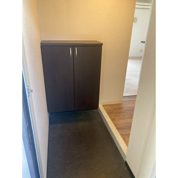 コートビレッジIIの玄関